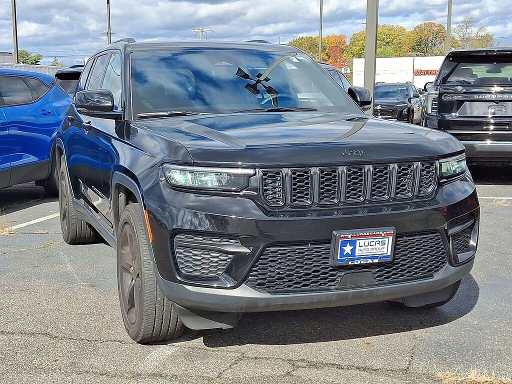 Used 2023 Jeep Grand Cherokee Altitude 4x4 SUV
