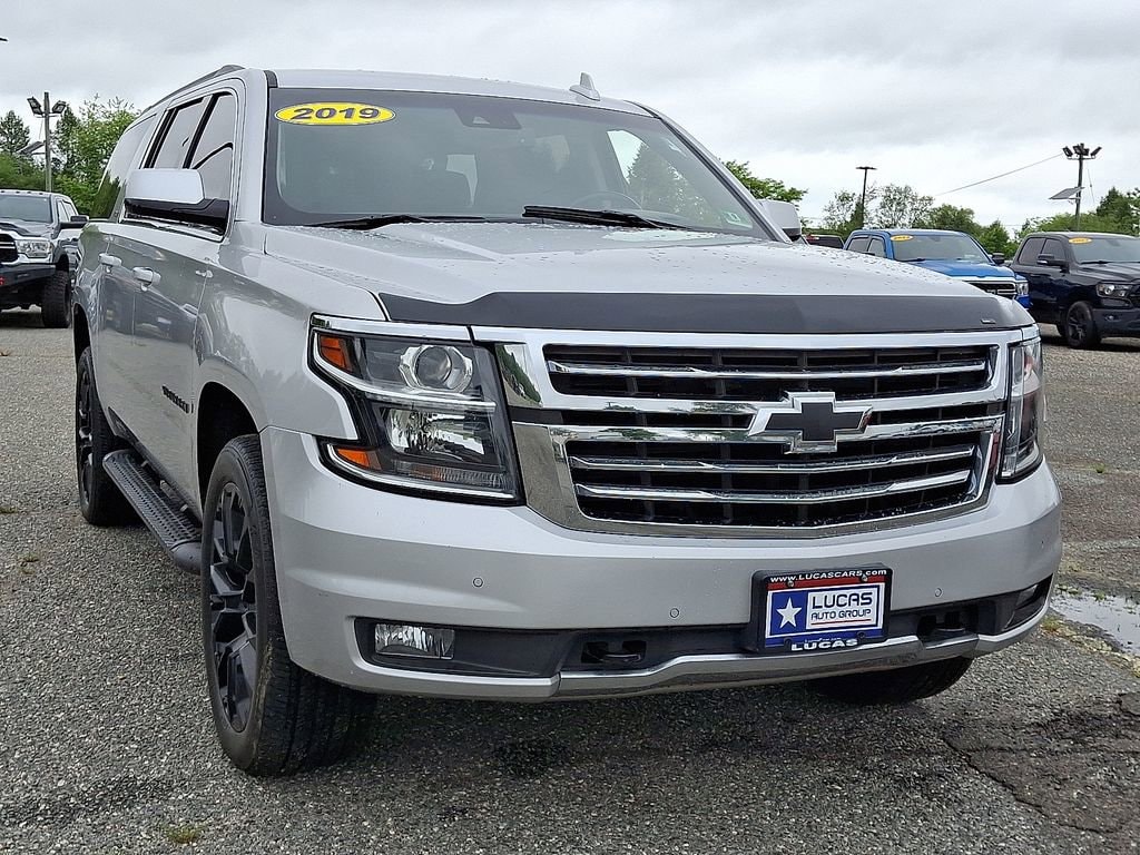 Used 2019 Chevrolet Suburban LT with VIN 1GNSKHKC2KR120249 for sale in Lumberton, NJ