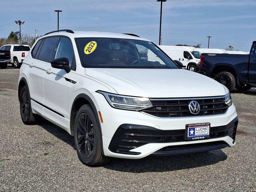 Used 2022 Volkswagen Tiguan SE R-LINE BLACK with VIN 3VVCB7AX5NM009665 for sale in Lumberton, NJ
