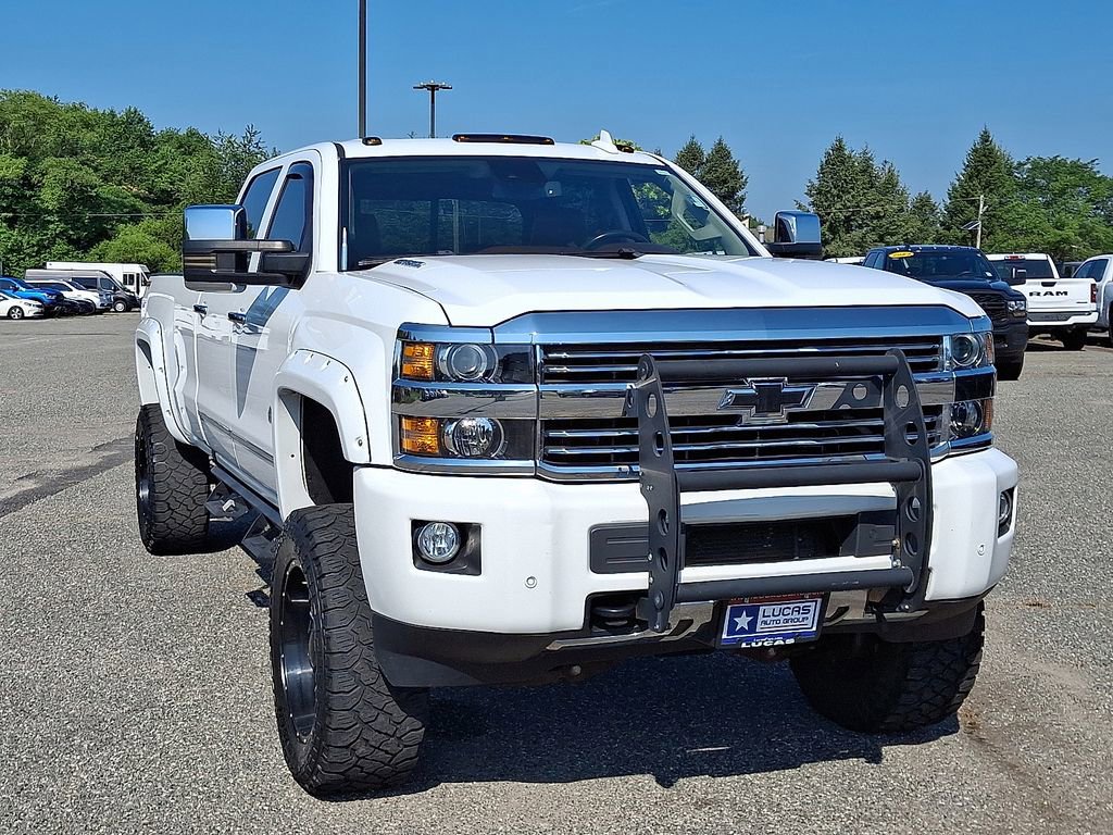 2016 Chevrolet Silverado 3500HD High Country photo 2