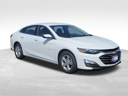 2025 Chevrolet Malibu LS Sedan