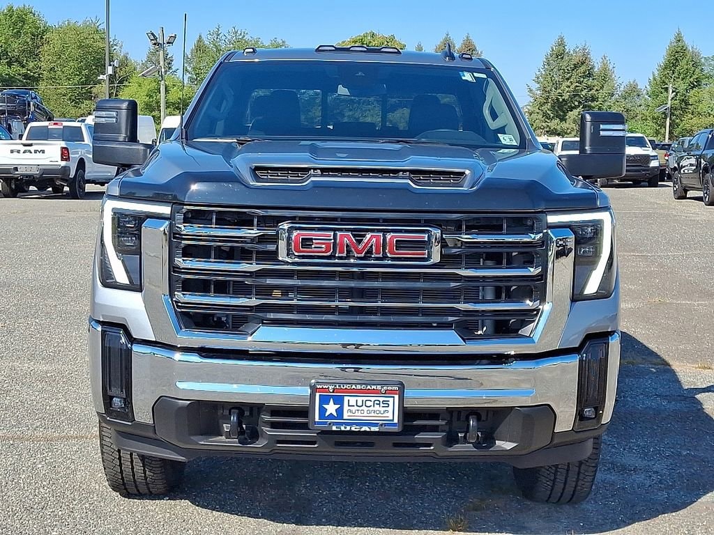 2025 Gmc Sierra 2500 HD SLE photo 3