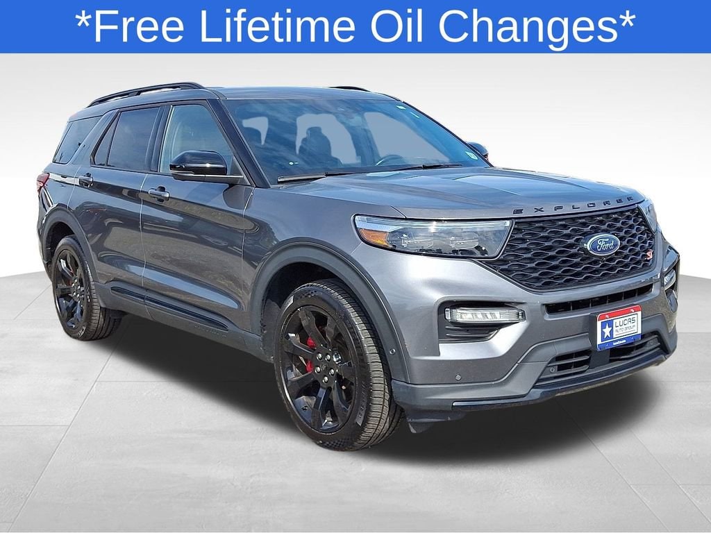 2022 Ford Explorer ST's photo