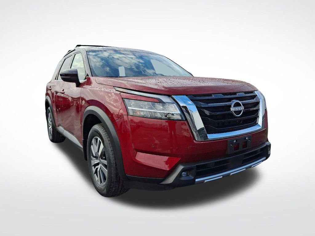 2022 Nissan Pathfinder SL photo 2