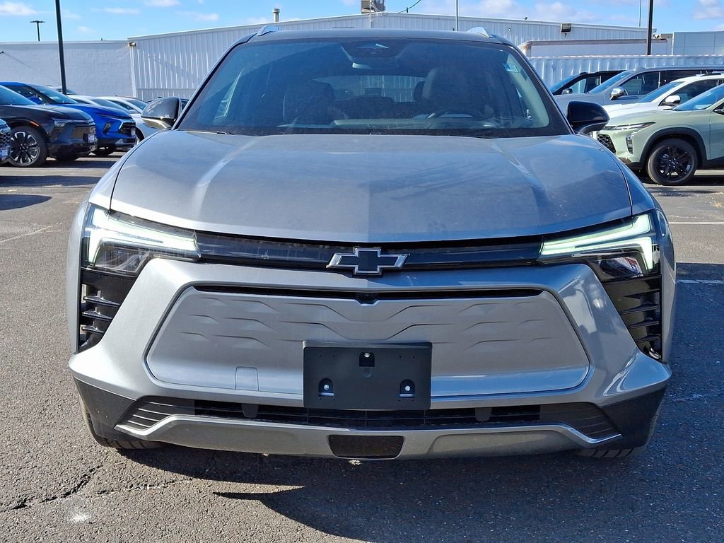 2025 Chevrolet Blazer EV photo 2