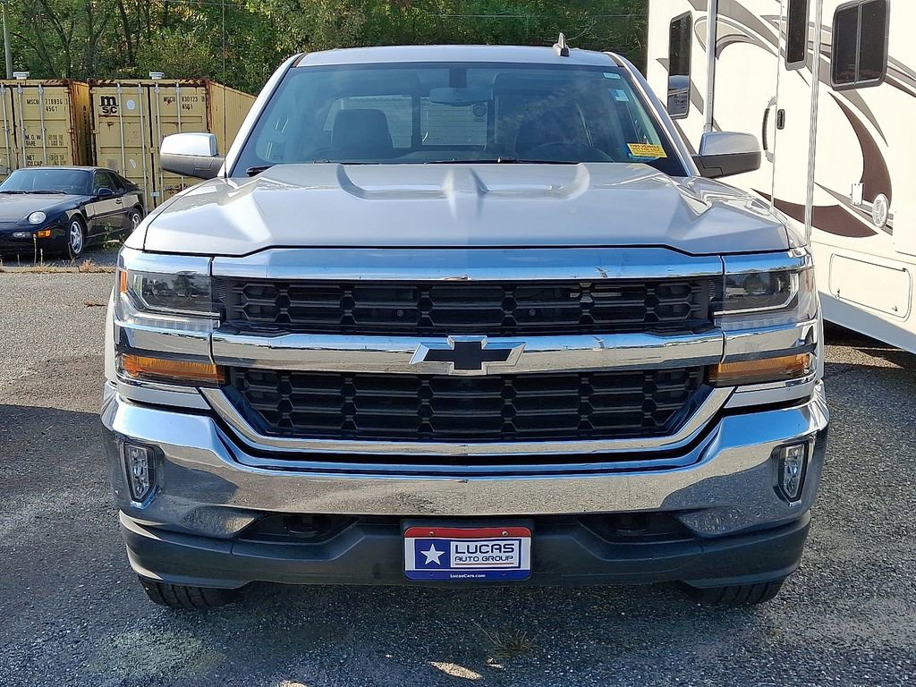 2018 Chevrolet Silverado 1500 LT photo 2