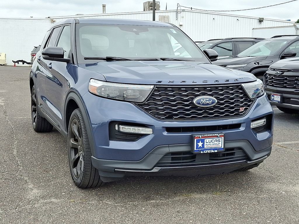 2021 Ford Explorer ST photo 2