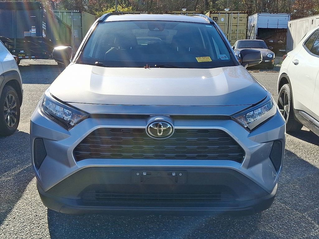 2021 Toyota RAV4 LE photo 2