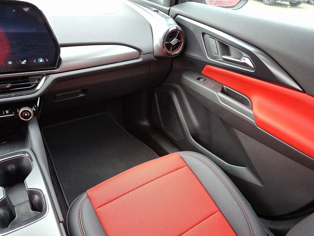 2025 Chevrolet Equinox EV RS - Photo 11