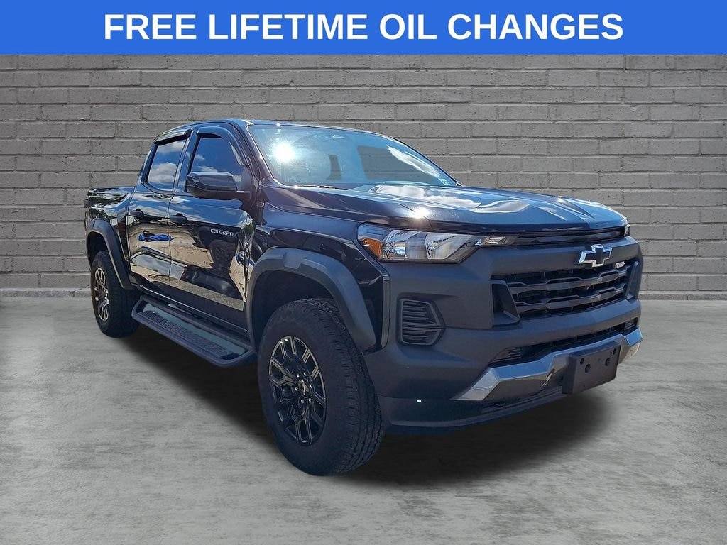 Used 2025 Chevrolet Colorado Trail Boss Truck Crew Cab