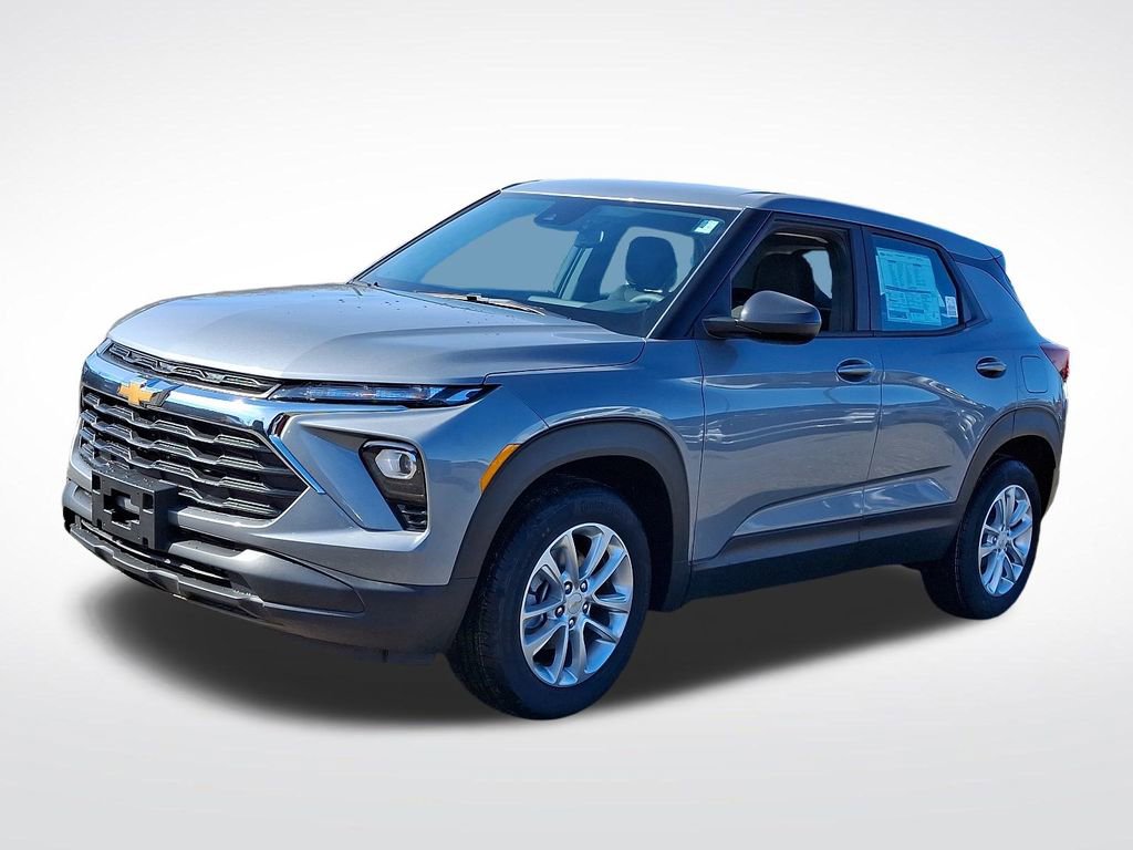 2025 Chevrolet Trailblazer LS photo 3