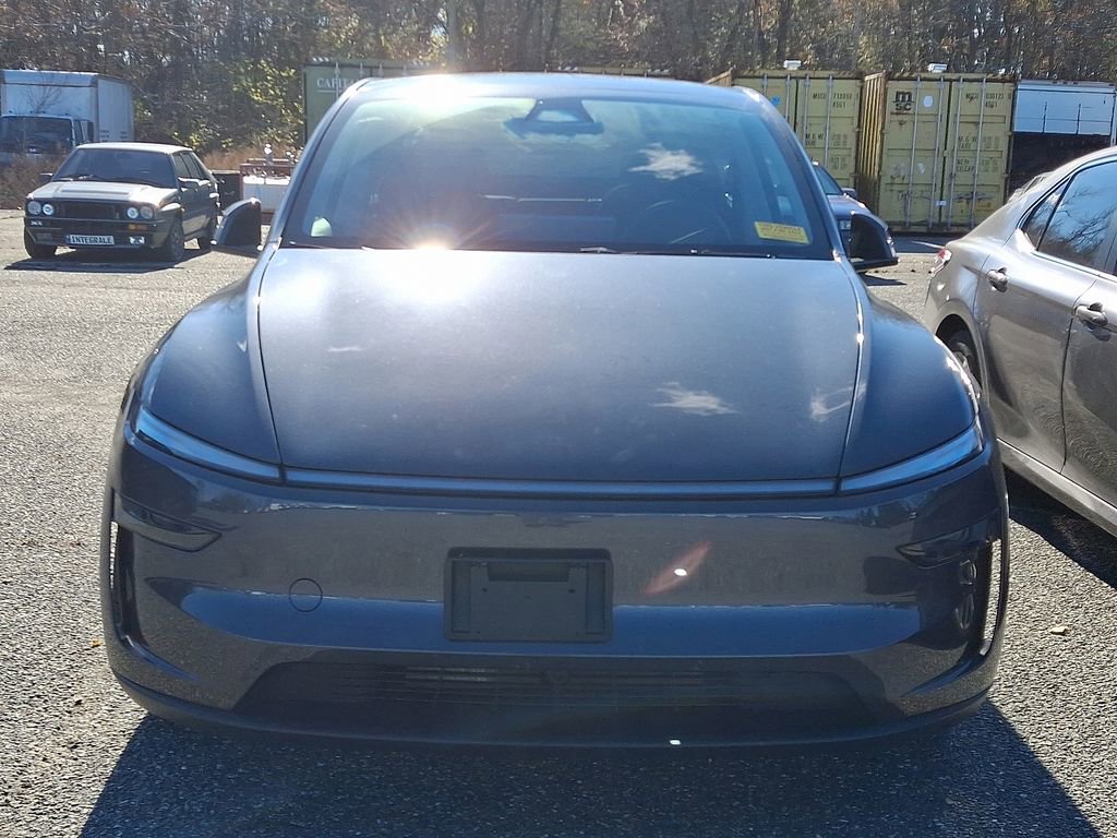 2026 Tesla Model Y Long Range photo 2