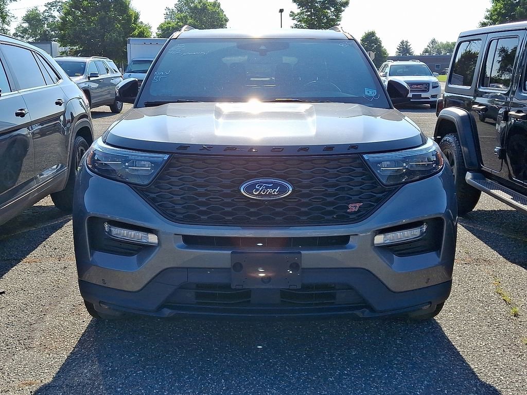 2022 Ford Explorer ST photo 2