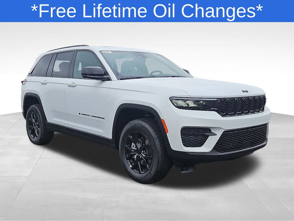 2025 Jeep Grand Cherokee Altitude's photo