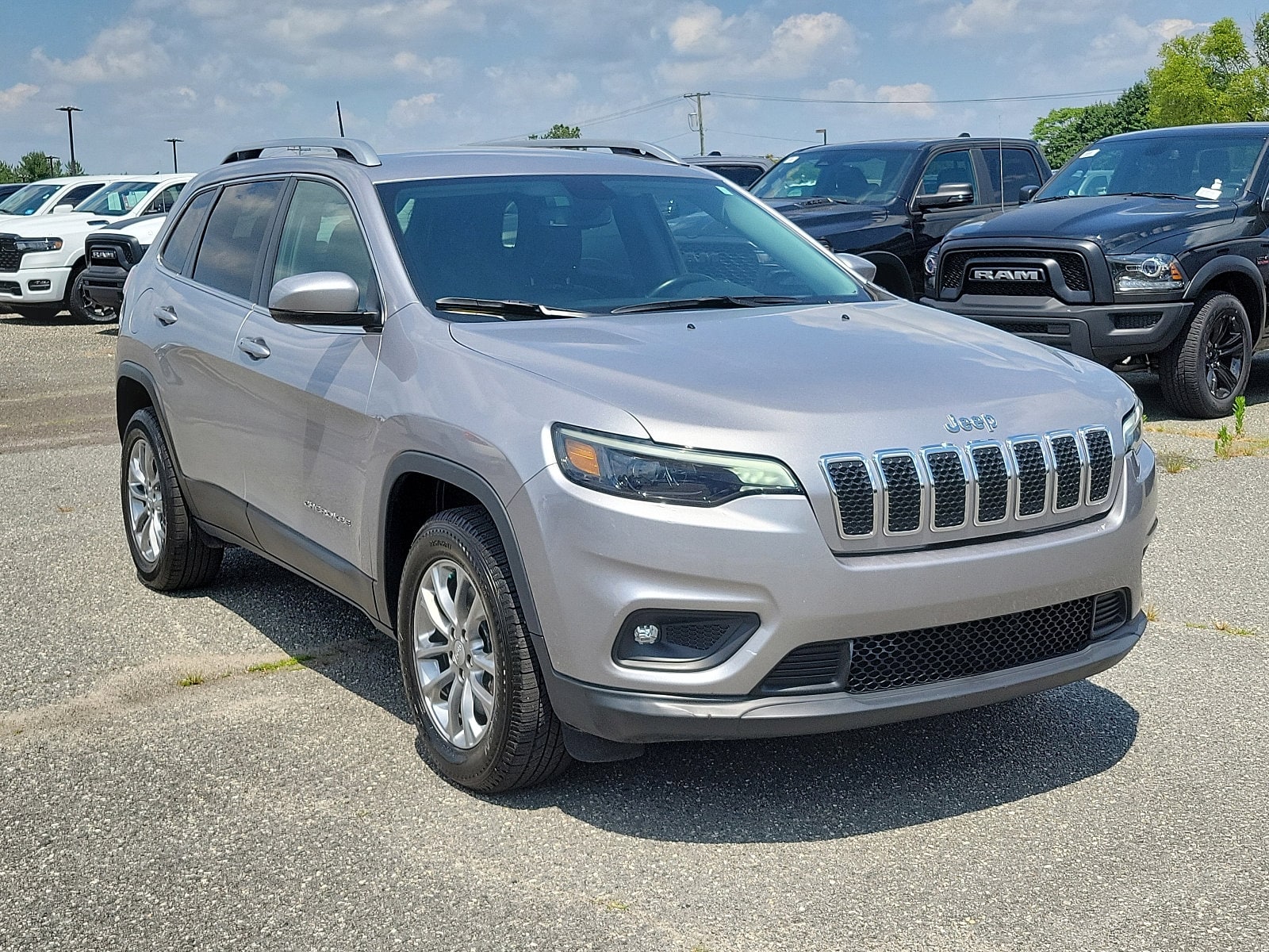 Certified 2019 Jeep Cherokee Latitude Plus with VIN 1C4PJMLB8KD307010 for sale in Lumberton, NJ