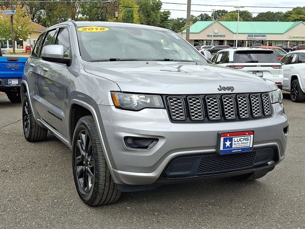 Used 2019 Jeep Grand Cherokee Altitude SUV