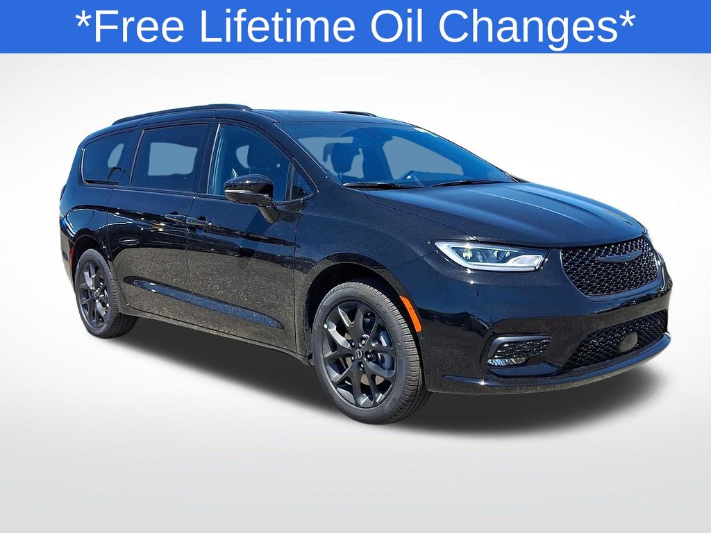 2026 Chrysler Pacifica Limited AWD's photo