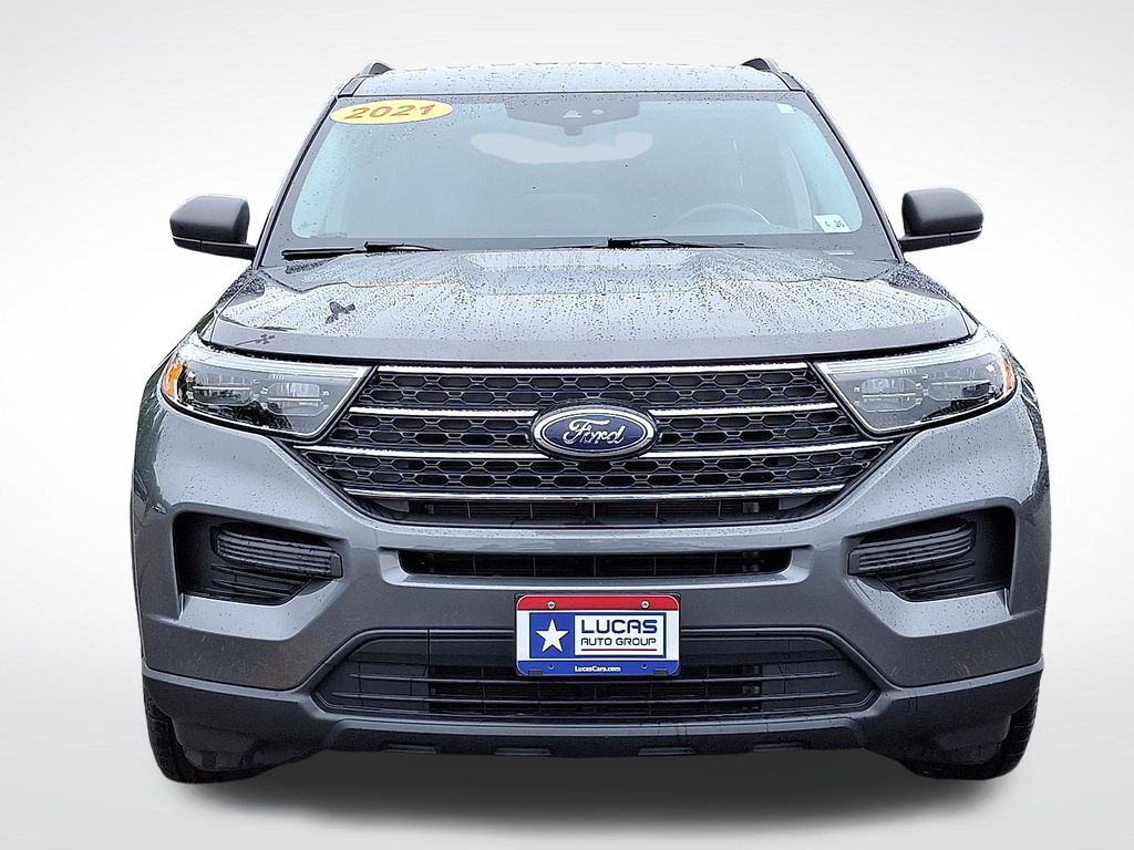2021 Ford Explorer XLT photo 3