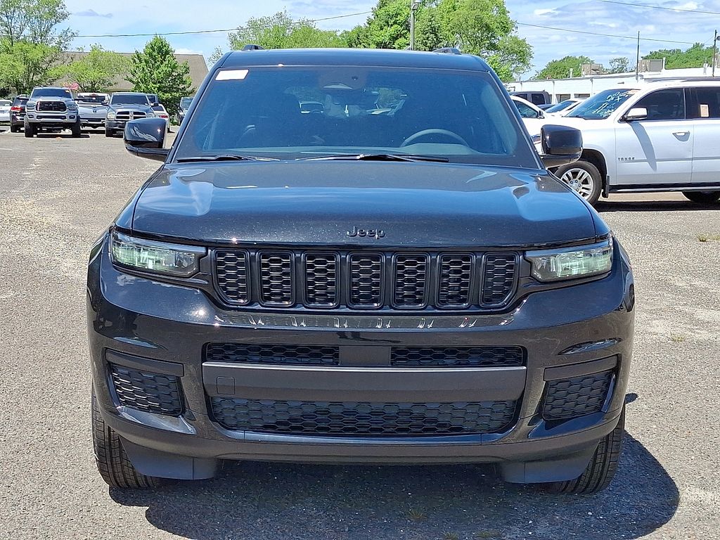 2025 Jeep Grand Cherokee Altitude X photo 2