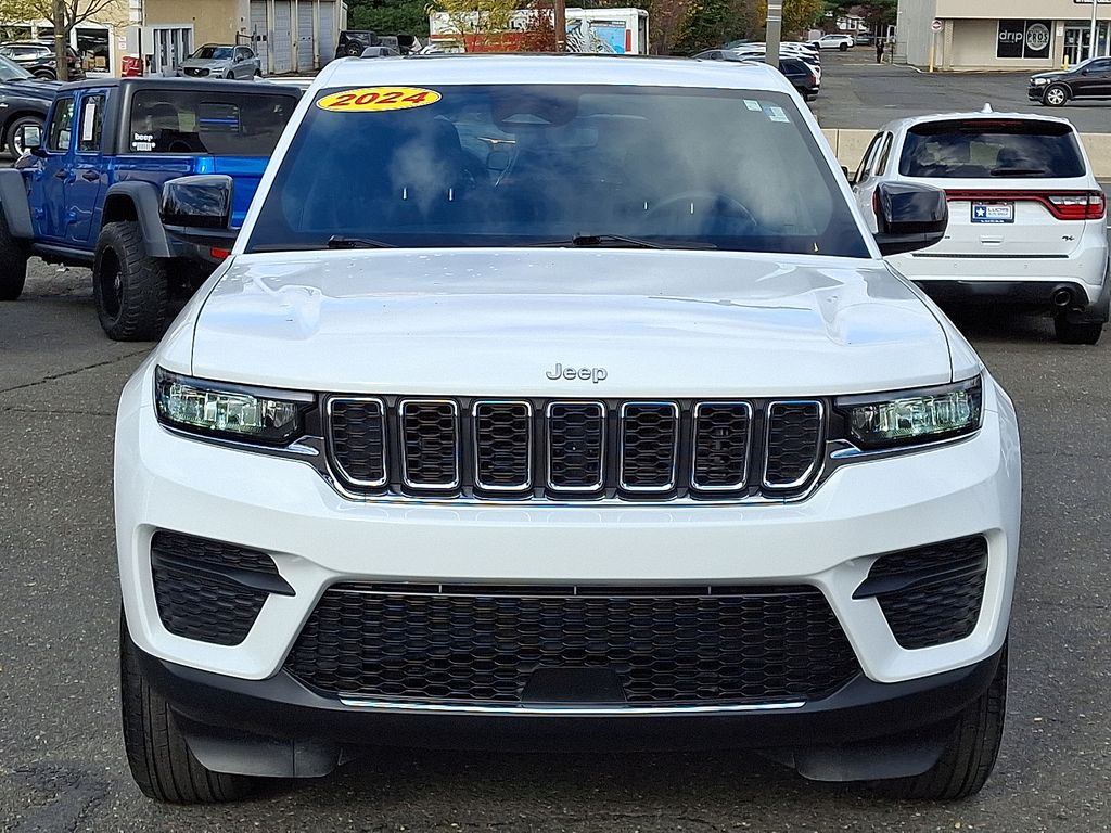 2024 Jeep Grand Cherokee Laredo X photo 4