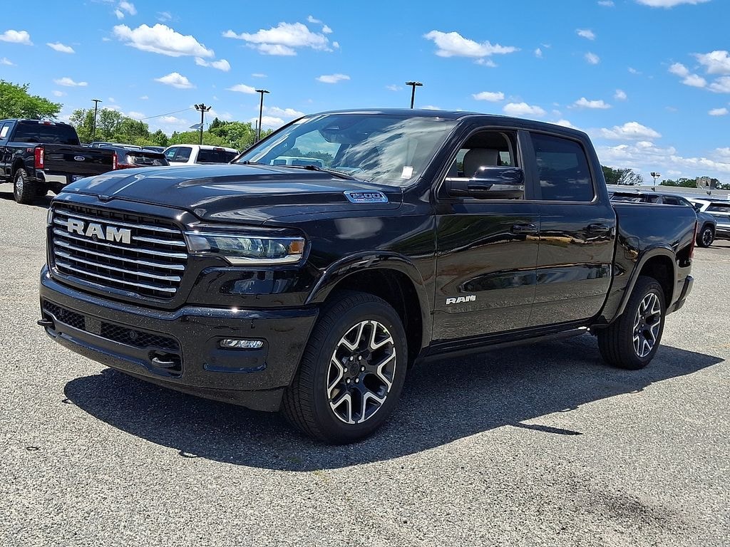 New 2026 Ram 1500 LARAMIE CREW CAB 4X4 5'7 BOX Pickup