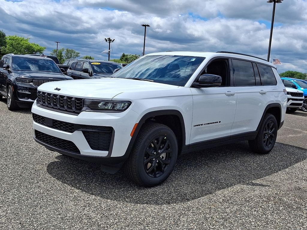New 2026 Jeep Grand Cherokee L LAREDO ALTITUDE 4X4 Sport Utility