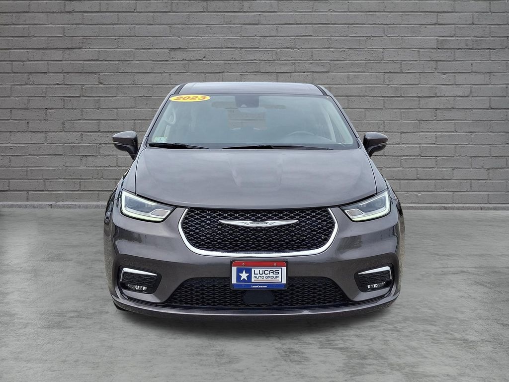 Used 2023 Chrysler Pacifica Touring L Minivan/Van