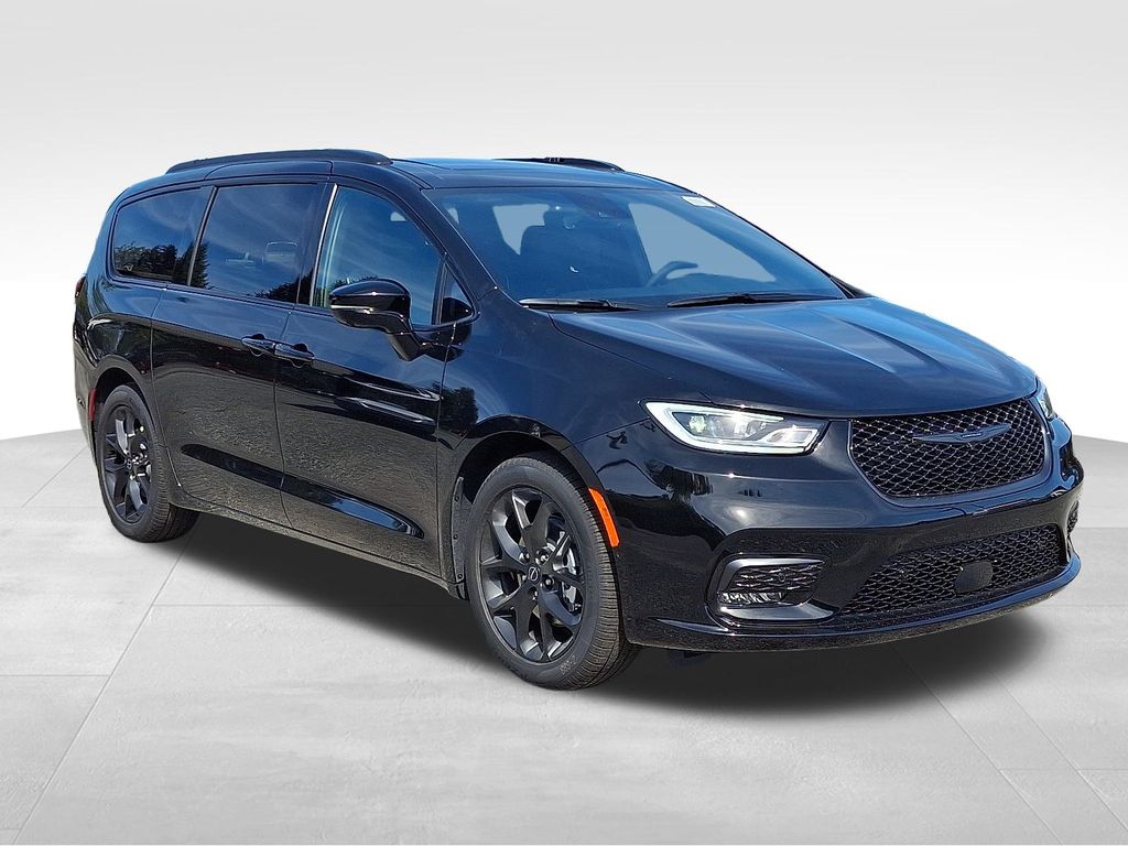 2026 Chrysler Pacifica Passenger Van 