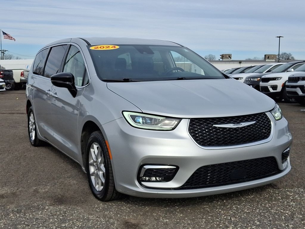 Certified 2024 Chrysler Pacifica Touring L Minivan/Van