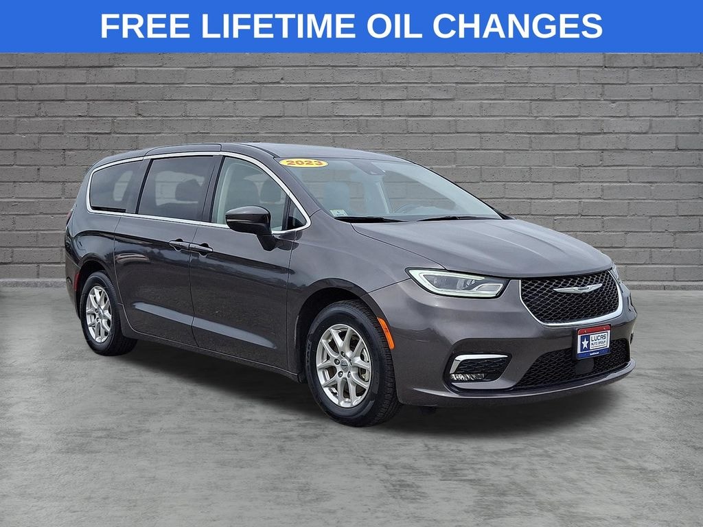 Used 2023 Chrysler Pacifica Touring L Minivan/Van