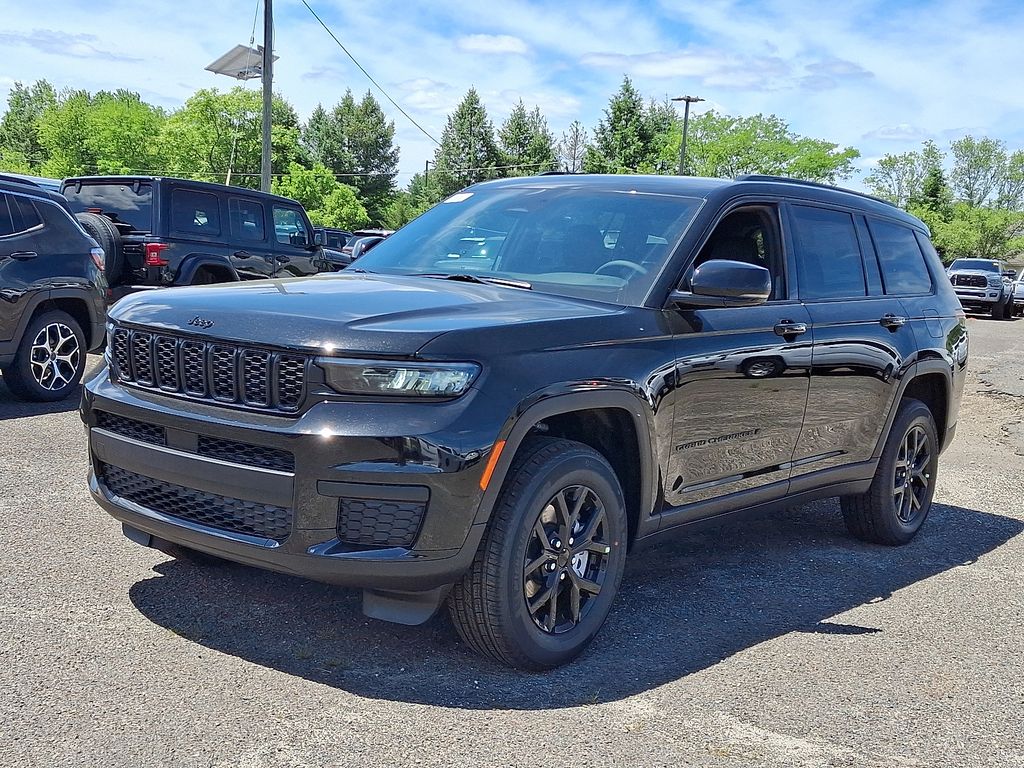 2025 Jeep Grand Cherokee Altitude X photo 3