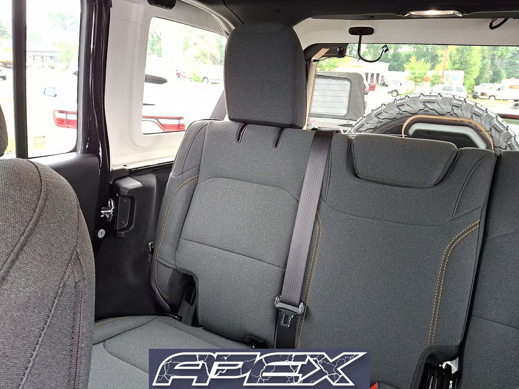 2025 Jeep Wrangler 4-Door Willys - Photo 14