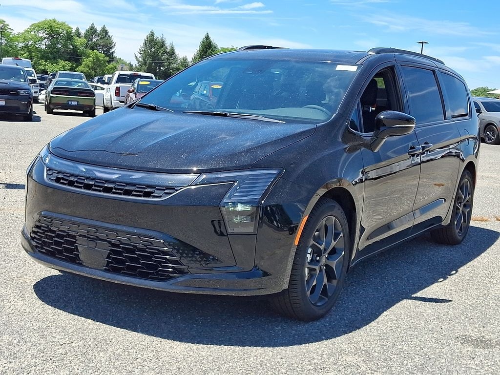 New 2027 Chrysler Pacifica LIMITED Passenger Van