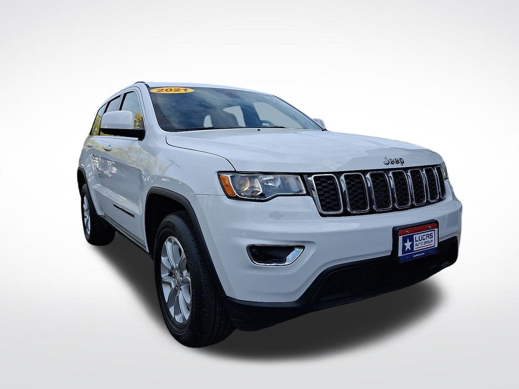 2021 Jeep Grand Cherokee Laredo X photo 2