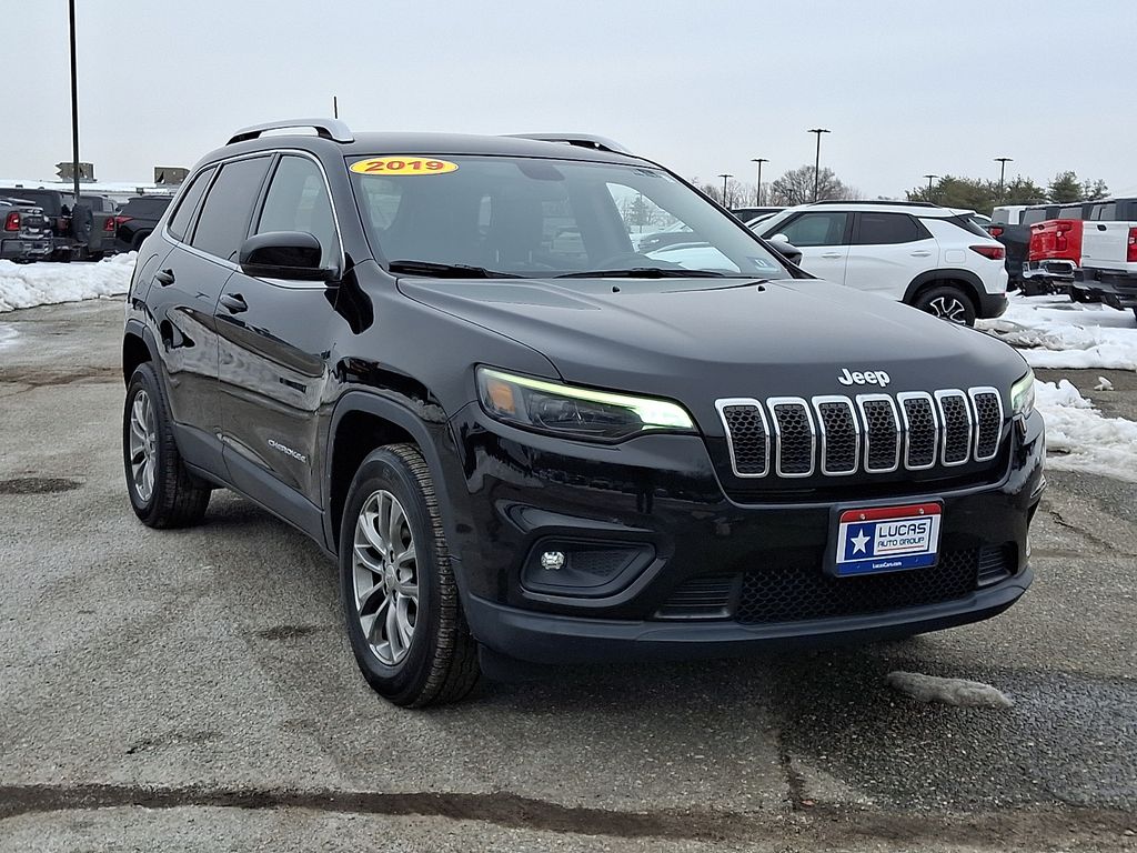Used 2019 Jeep Cherokee Latitude Plus with VIN 1C4PJMLX9KD413395 for sale in Lumberton, NJ