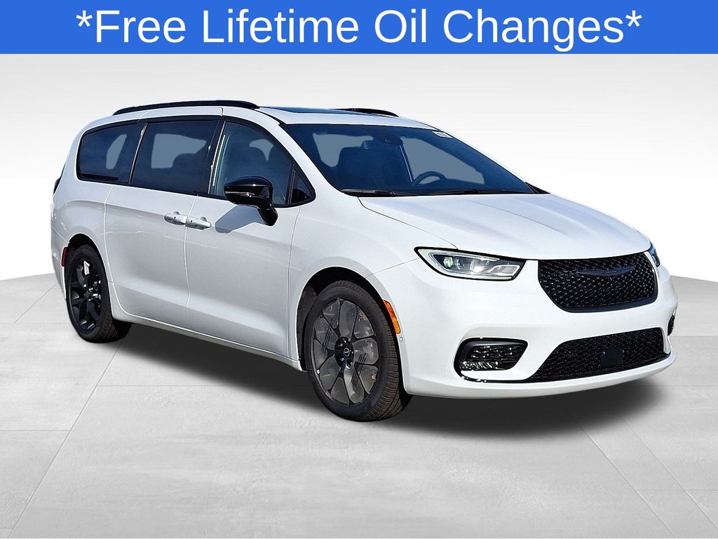 2026 Chrysler Pacifica Passenger Van 