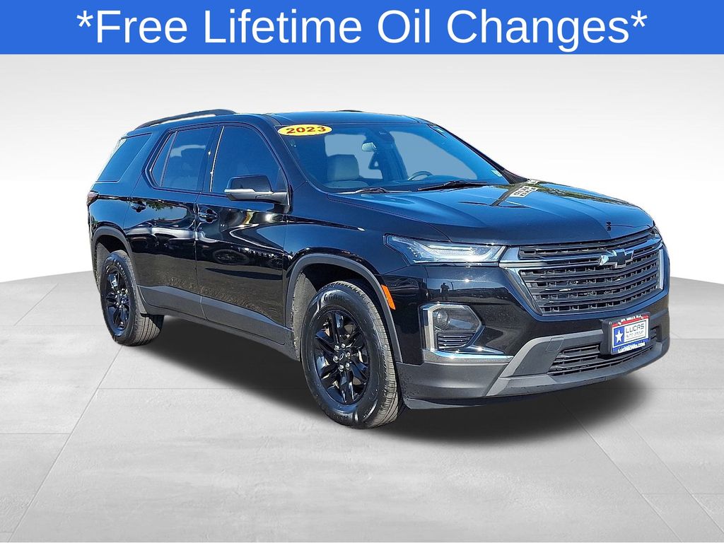 2023 Chevrolet Traverse LS's photo