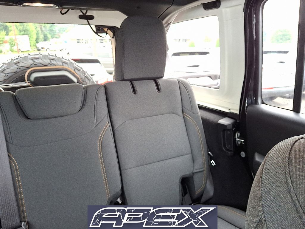2025 Jeep Wrangler 4-Door Willys - Photo 16