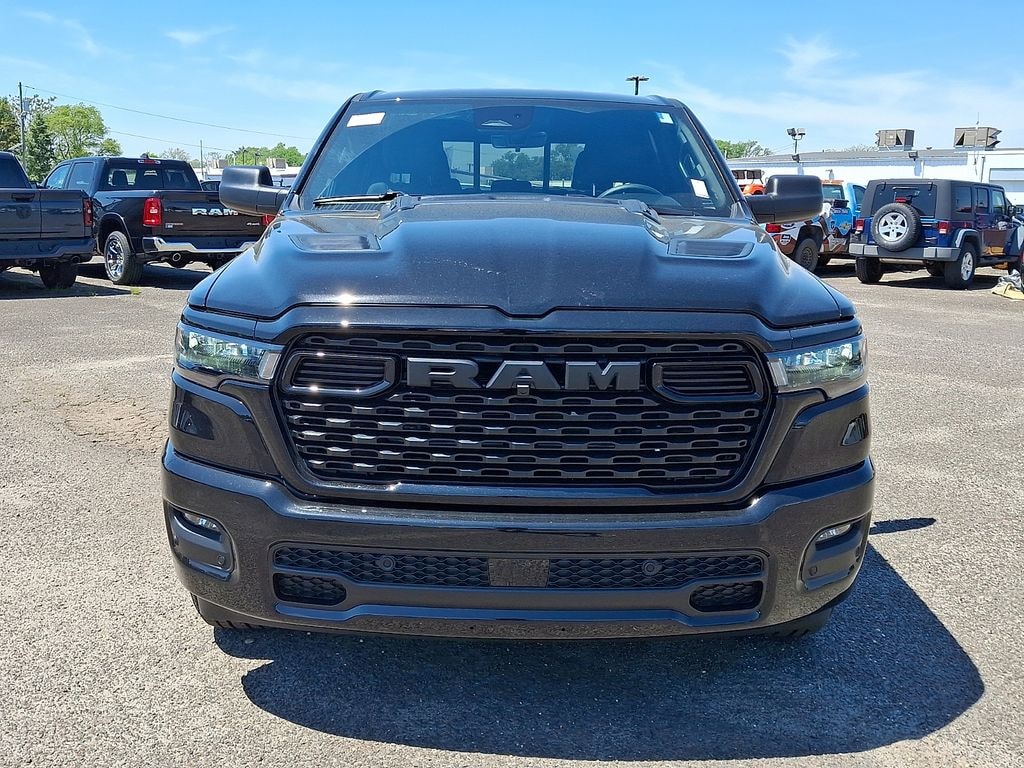 New 2026 Ram 1500 EXPRESS CREW CAB 4X4 5'7 BOX Pickup