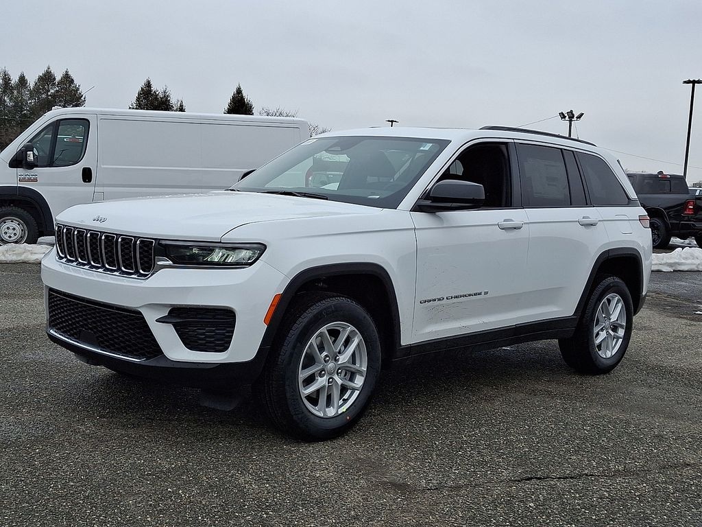 New 2026 Jeep Grand Cherokee LAREDO X 4X4 Sport Utility