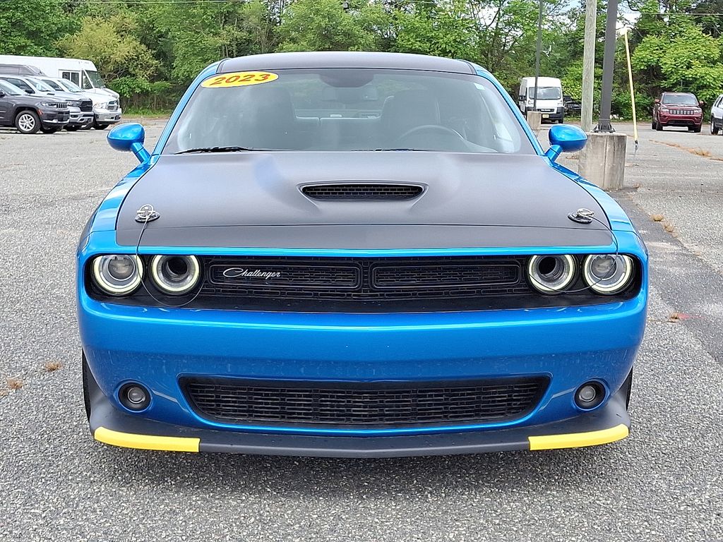2023 Dodge Challenger R/T photo 3