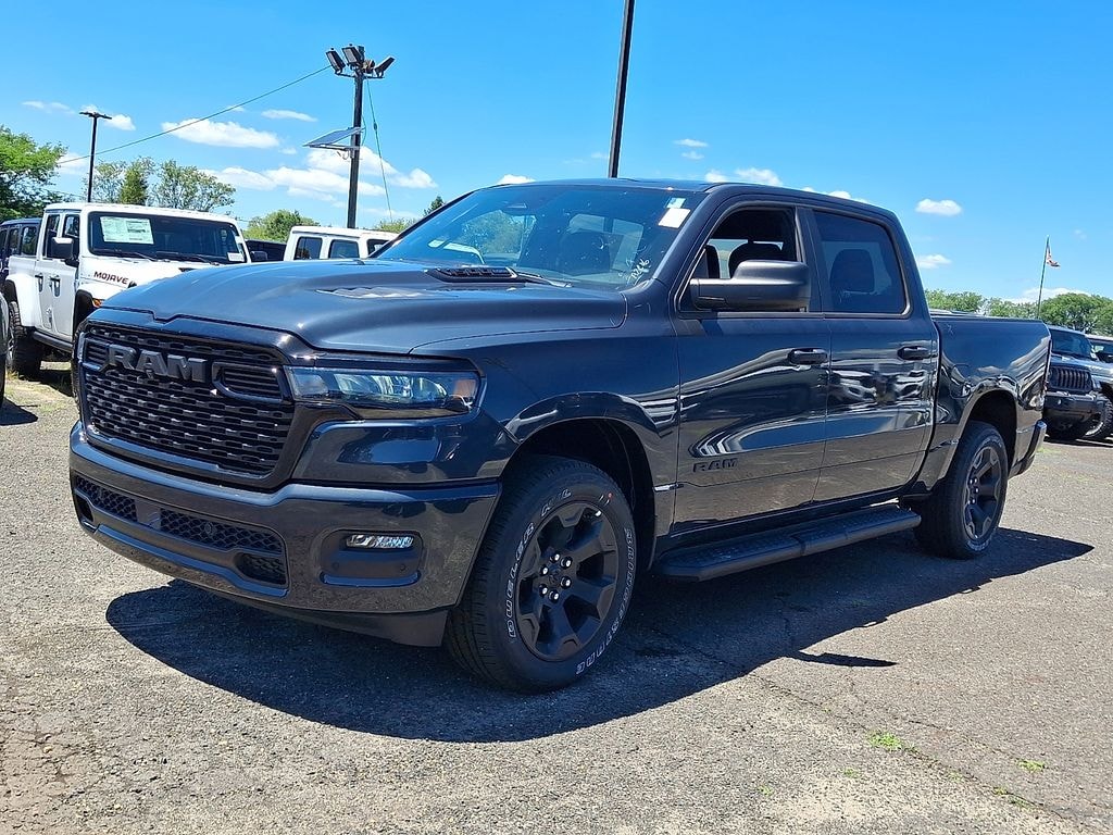 New 2026 Ram 1500 EXPRESS CREW CAB 4X4 5'7 BOX Pickup
