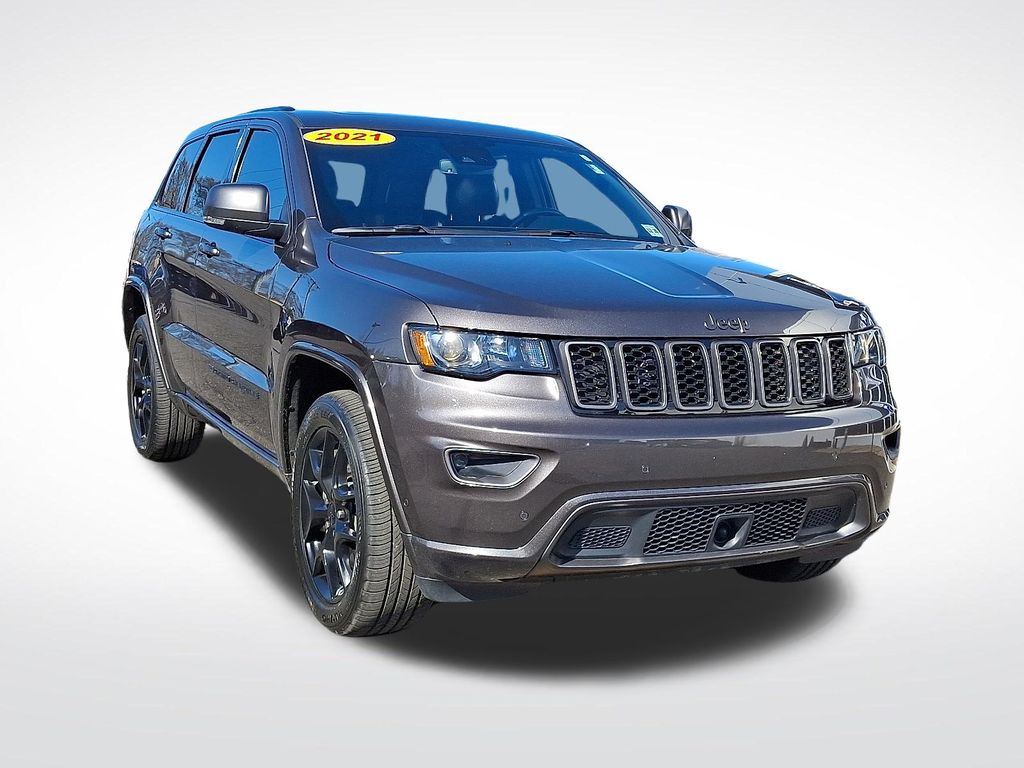 2021 Jeep Grand Cherokee Anniversary Edition photo 2
