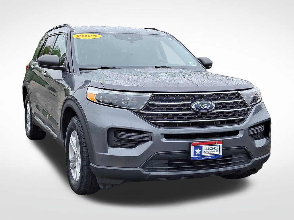 2021 Ford Explorer XLT photo 2