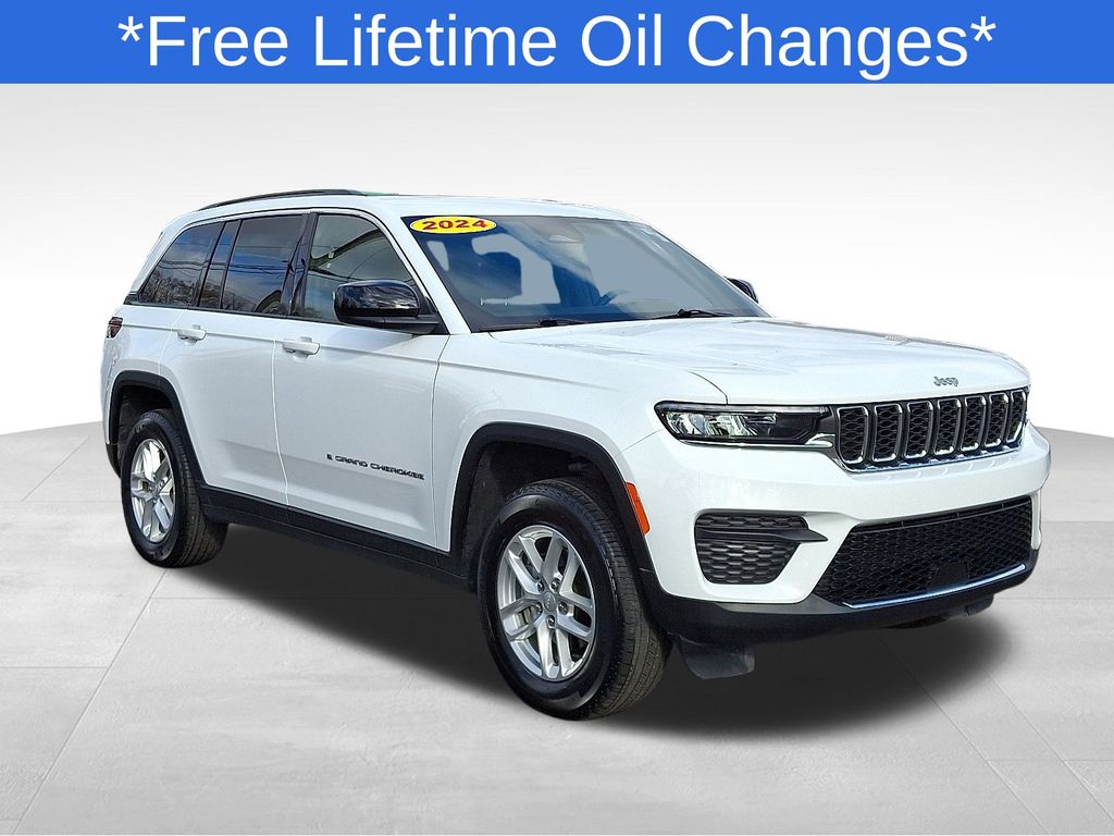 2024 Jeep Grand Cherokee Laredo's photo