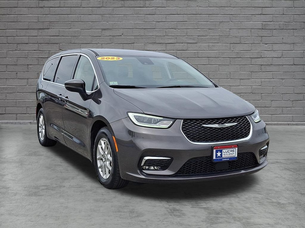 Used 2023 Chrysler Pacifica Touring L Minivan/Van