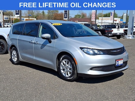 2023 Chrysler Voyager LX Minivan/Van