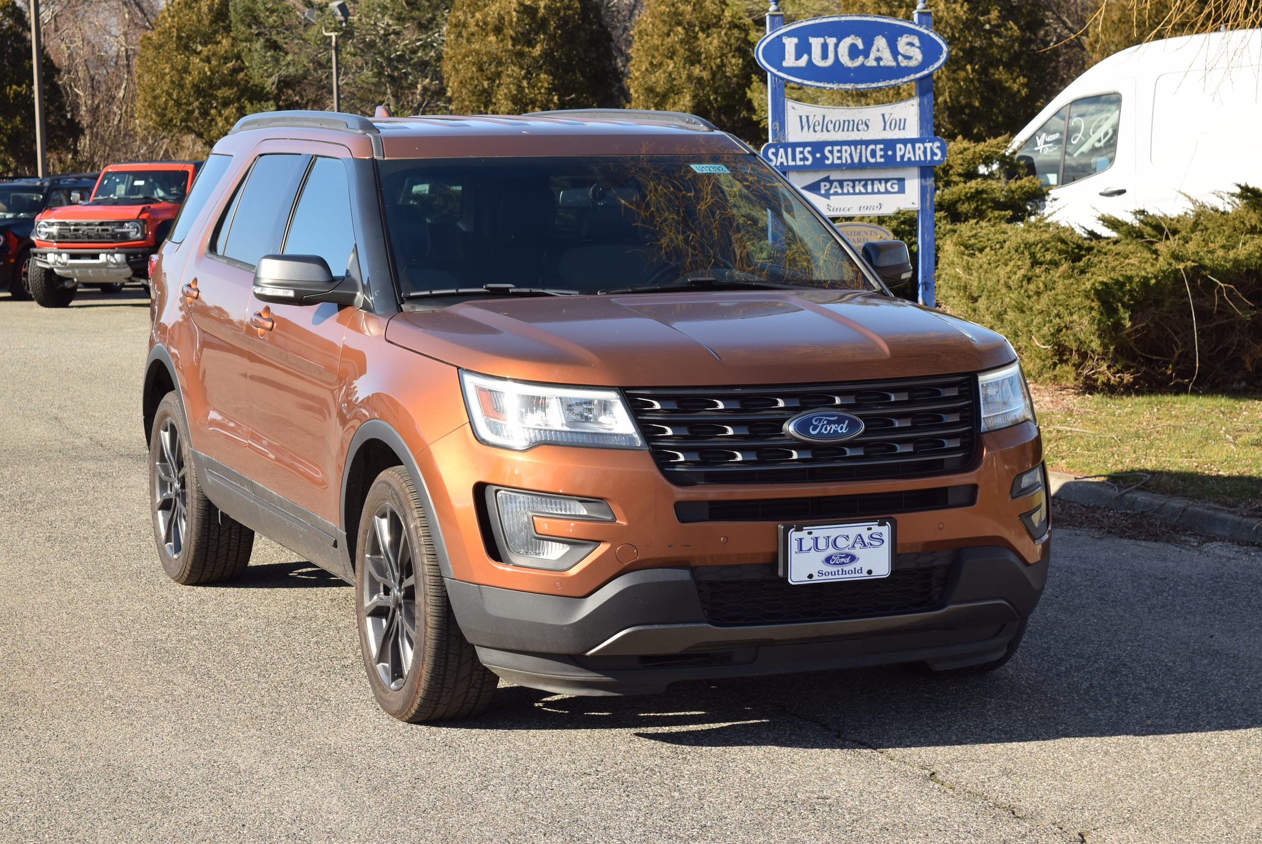 Used 2017 Ford Explorer XLT with VIN 1FM5K8D86HGB86270 for sale in Southold, NY