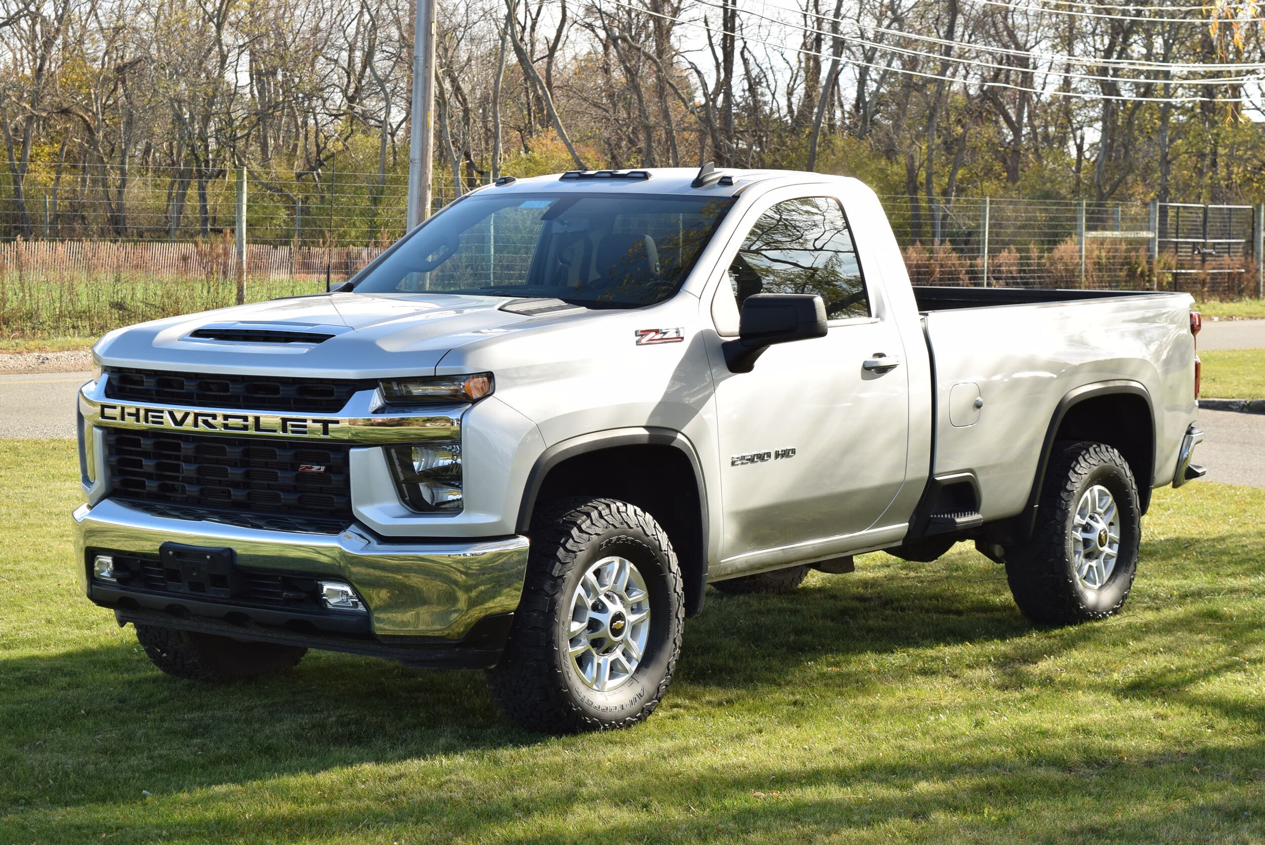 2022 Chevrolet Silverado 2500HD LT photo 3