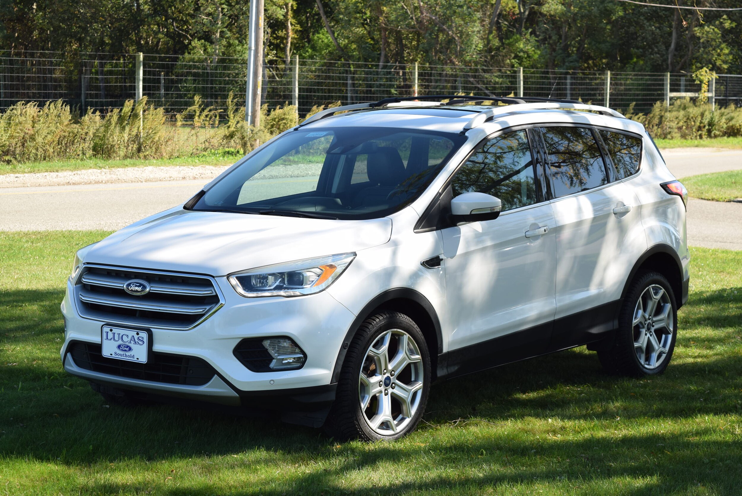 2017 Ford Escape Titanium photo 3